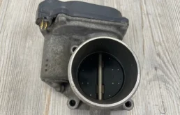 Дроссельная заслонка для Audi A4 2012 года на фотографиях