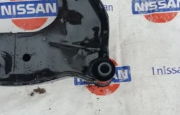 Подрамник двигателя для Nissan Qashqai 2023 года на фотографиях