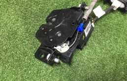 Замок багажника для BMW X3 2010 года на фотографиях