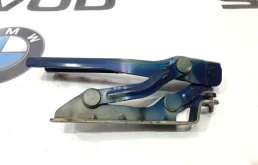 Петля капота левая для Skoda Octavia на фотографиях