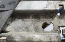 Бампер задний для Mercedes-Benz C class 2004 года на фотографиях