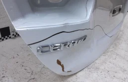 Крышка багажника для Kia Cerato 2017 года на фотографиях