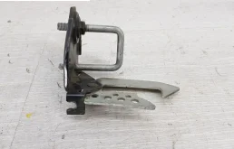 Замок капота для BMW 5er 2011 года на фотографиях