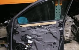 Двери для Audi A4 2003 года на фотографиях