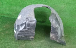 Подкрылок передний правый для Toyota RAV4 2013 года на фотографиях