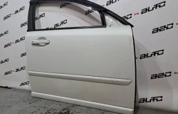 Дверь передняя правая для Volvo S40 1996 года на фотографиях