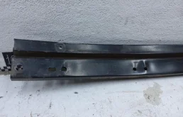 Усилитель заднего бампера для Toyota RAV4 2012 года на фотографиях