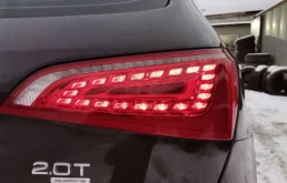 Фонарь внутренний правый для Audi Q5 на фотографиях