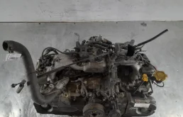 Двигатель без навесного для Subaru Legacy 1996 года на фотографиях