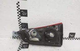 Фонарь внутренний левый для Nissan Qashqai 2013 года на фотографиях