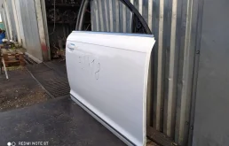 Дверь передняя правая для Audi A6 2009 года на фотографиях