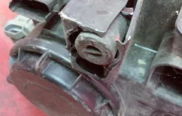 Фара ксенон левая для Nissan Qashqai 2008 года на фотографиях