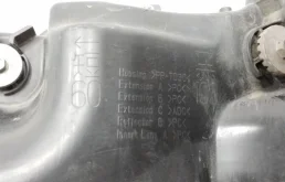 Фара ксенон левая для Toyota Land Cruiser 2020 года на фотографиях