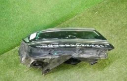 Фара правая для Volkswagen Tiguan 2016 года на фотографиях