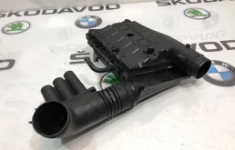 Корпус воздушного фильтра для Skoda Octavia 2014 года на фотографиях