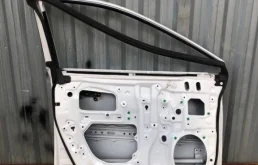 Дверь передняя левая для Lexus RX 2022 года на фотографиях