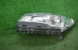 Фара левая для Ford Kuga 2015 года на фотографиях