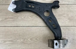 Рычаг передний левый нижний для Volkswagen Tiguan 2014 года на фотографиях