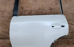 Дверь задняя левая для Toyota Land Cruiser 2008 года на фотографиях