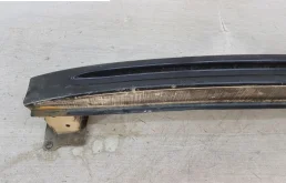 Усилитель заднего бампера для Skoda Octavia 2014 года на фотографиях