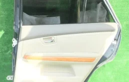 Дверь задняя правая для Lexus RX 2005 года на фотографиях