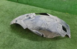 Подкрылок передний левый для BMW 3er 2018 года на фотографиях