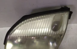 Фара ксенон левая для Nissan X-Trail 2002 года на фотографиях