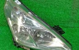 Фара правая для Nissan Teana 2010 года на фотографиях