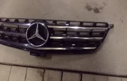 Решетка радиатора для Mercedes-Benz M class 2015 года на фотографиях
