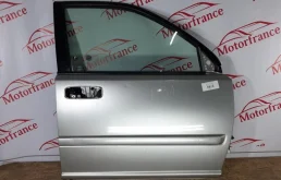 Дверь передняя правая для Nissan X-Trail 2001 года на фотографиях