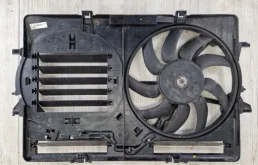 Вентилятор радиатора охлаждения ДВС для Audi A4 2011 года на фотографиях