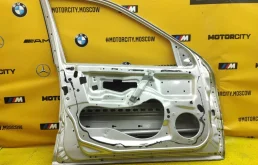 Двери для Mercedes-Benz C class 2004 года на фотографиях