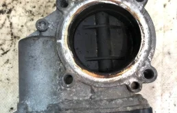 Дроссельная заслонка для Volkswagen Passat 2009 года на фотографиях