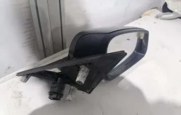 Стекла и зеркала для BMW 5er 2009 года на фотографиях