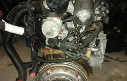 Двигатель без навесного для Renault Duster 2010 года на фотографиях