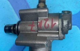 Топливный насос для Audi A4 2005 года на фотографиях