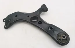 Рычаг передний левый нижний для Toyota RAV4 на фотографиях