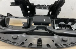 Торпедо (в сборе) для Volkswagen Tiguan 2016 года на фотографиях