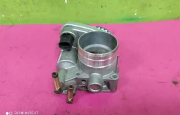 Дроссельная заслонка для Skoda Octavia 2008 года на фотографиях