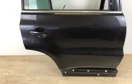 Дверь задняя правая для Volkswagen Tiguan 2007 года на фотографиях