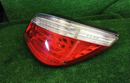 Фонарь внешний правый для BMW 5er 2008 года на фотографиях