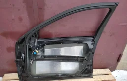 Дверь передняя правая для Mercedes-Benz S class 2010 года на фотографиях