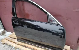 Дверь передняя правая для Mercedes-Benz S class 2010 года на фотографиях