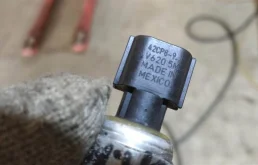 Датчик давления кондиционера для Nissan Qashqai на фотографиях