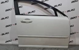 Дверь передняя правая для Volvo S40 1996 года на фотографиях