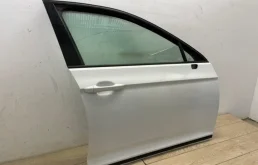 Дверь передняя правая для Volkswagen Passat 2018 года на фотографиях