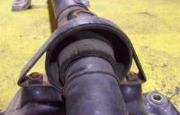 Карданный вал передний для Volvo XC70 2010 года на фотографиях