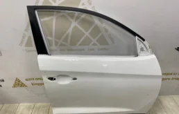Дверь передняя правая для Hyundai Tucson 2015 года на фотографиях