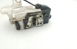 Уплотнитель передней правой двери для Kia Ceed 2007 года на фотографиях