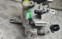 Компрессор кондиционера для Subaru XV 2015 года на фотографиях